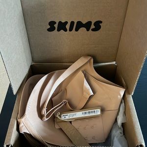 NWT BRAND NEW SKIMS BRA! ULTIMATE PUSH BRA 40C OCHER